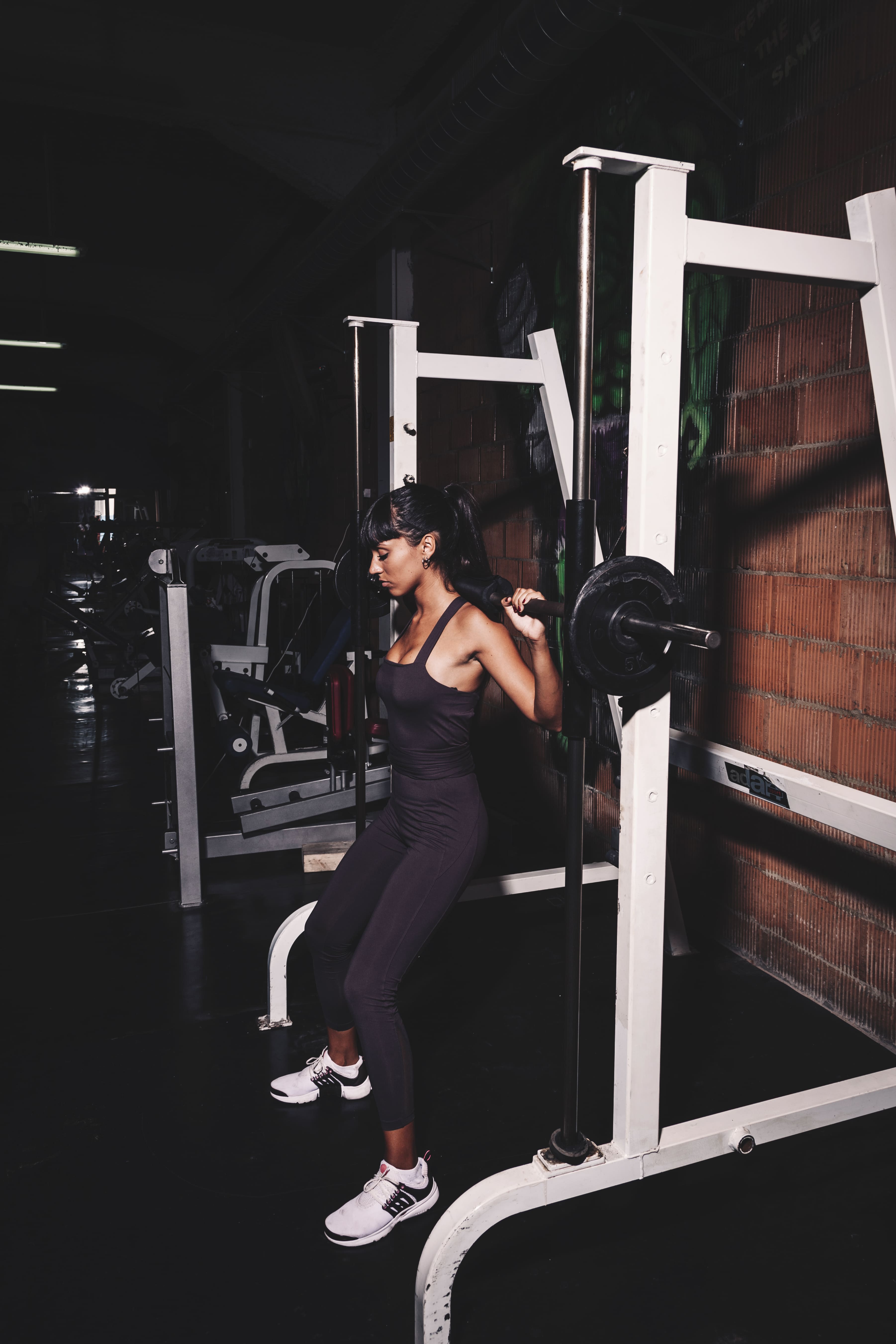 woman-training-gym